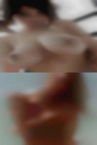 I adore girls sucking pussy.